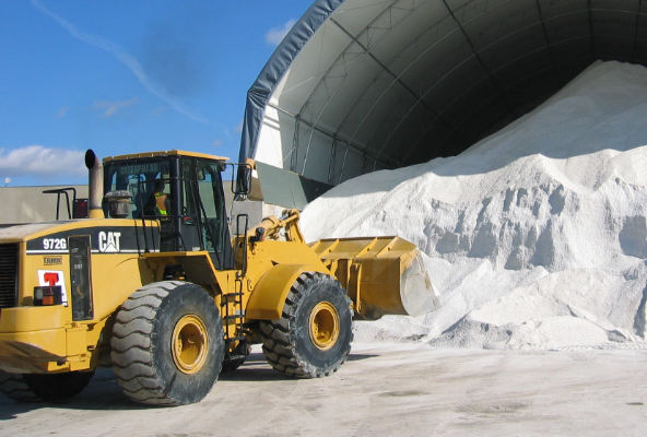 Truck Shoveling Salt at Draglam Salt