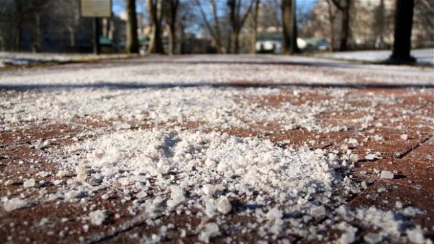 WHY SUMMER IS A GREAT TIME TO ORDER BULK ROAD SALT IN BRADFORD